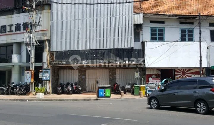 Ruko Jl. Baliwerti Pusat Kota Harga Turun Drastis Ruko Jl. Baliwerti Pusat Kota Harga Turun Drastis