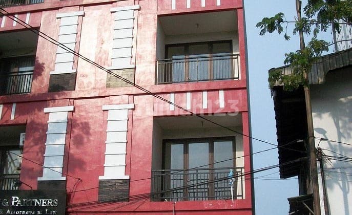 Ruko di Jl. A. Yani Surabaya (Frontage), 4 Lantai, Strategis, Siap Pakai