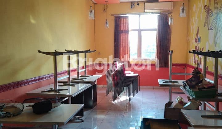DI KAN/ RUKO 2 LANTAI DI JALAN BESAR