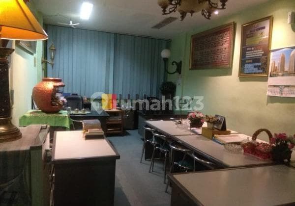 Ruko Komersil Jalan Besar, Tanjung Duren Raya Jakarta Barat