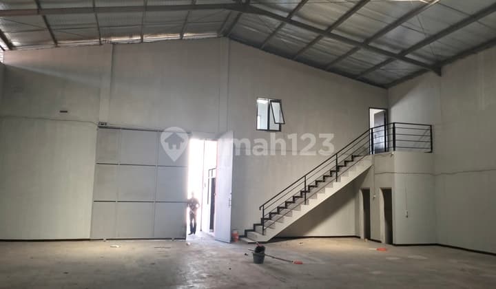 Gudang Siap Pakai Sayap Kopo