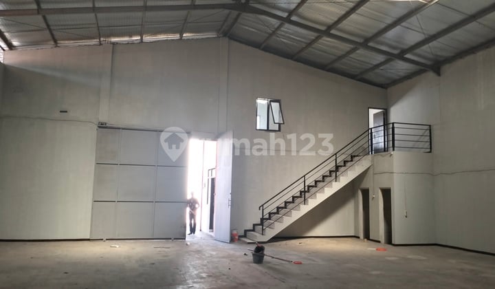 Gudang Siap Pakai Sayap Kopo