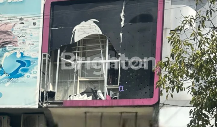 Ruko Pusat Kota Parkiran Luas Area Komersial Strategis Embong Kemiri Square Ready 3 Unit Jejer Ruko Pusat Kota Parkiran Luas Area Komersial Strategis Embong Kemiri Square Ready 3 Unit Jejer