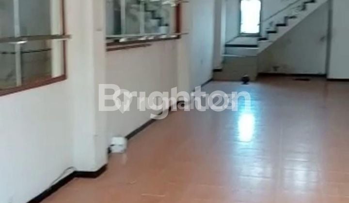 RUKO 2 LANTAI TENGAH KOTA DI KAWASAN RAMAI