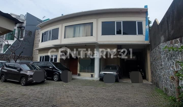 Gedung Kantor 2.5 Lantai Di Kayu Putih, Jakarta Timur