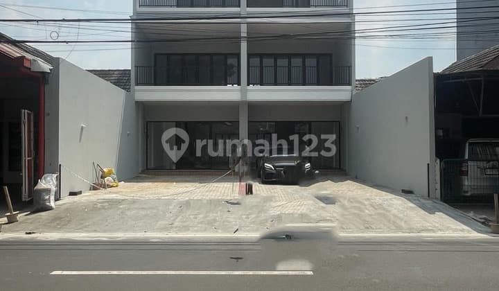 Newly Built 3-Story Shophouse on Jalan Raya Griya Loka BSD City R W