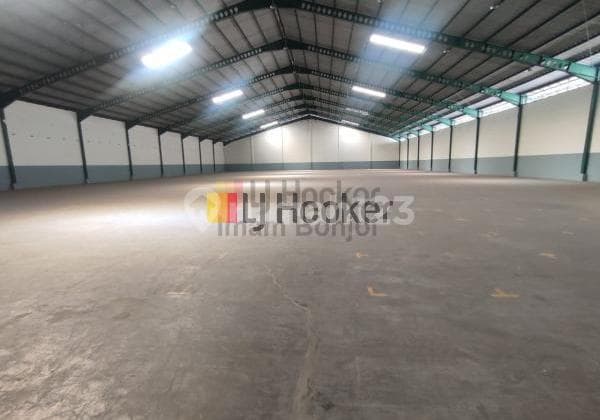 Gudang Ada Loading Dock dan Kantoran Kecil di Kic Gatot Subroto Gatsu Semarang Barat 9371