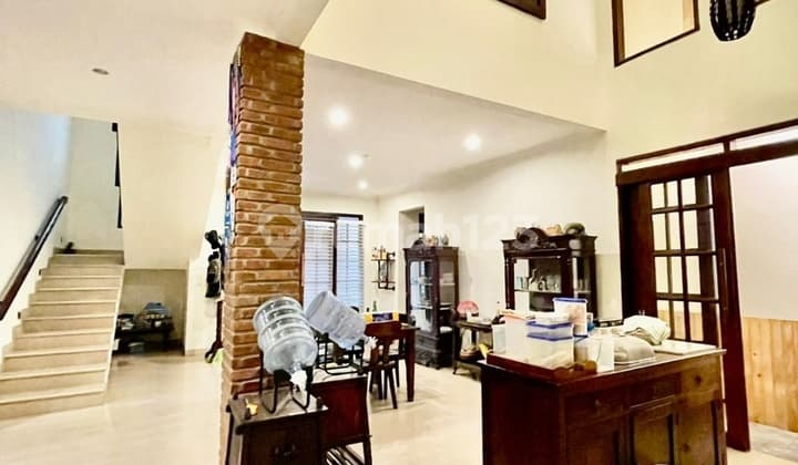 Rumah Cantik Siap Huni Terawat Furnished Full Marmer di Setraduta Bandung