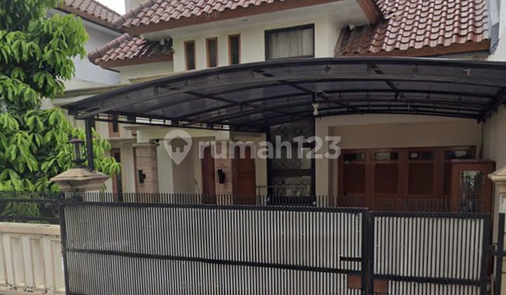 Rumah Bagus Depan Masjid, Hanya Beberapa Meter Ke Jl. Raya Keb. Lama dan Beberapa Menit Ke Univ. Binus. Strategis dan Cocok Untuk Hunian.