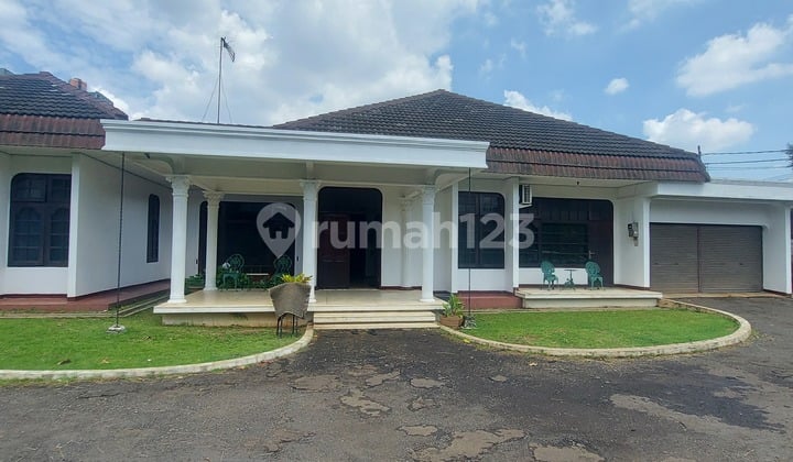 House with spacious land, Kalimalang, East Jakarta