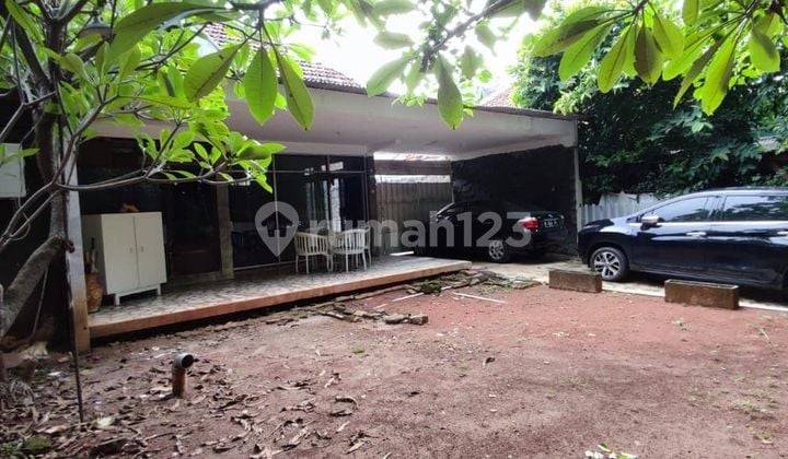 Pejompongan, Rumah Besar Cocok Kantor, Jalan Raya, Hub: 0813xxxxxxxx