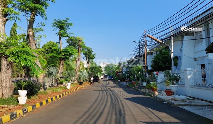 Charming Strategic Home Near Kelapa Gading Club Spacious Parking