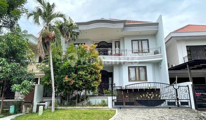 Rumah Classic di Graha Family, Jalan Utama Cluster
