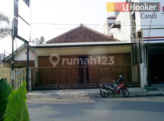 Rumah Tengah Kota Di Pringgading