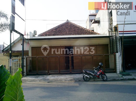 Rumah Tengah Kota Di Pringgading