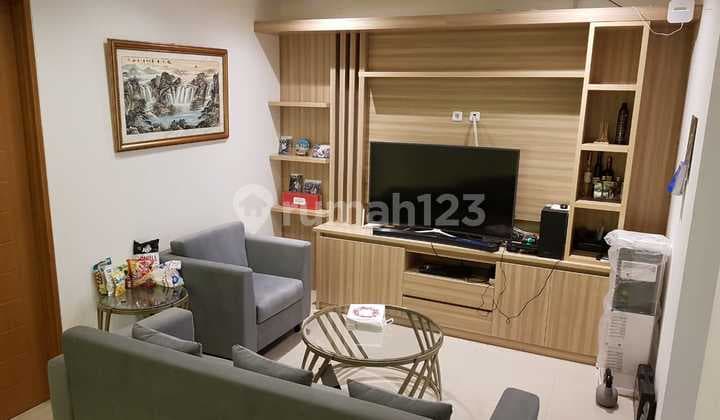 Rumah 2,5 Lantai Bagus Furnished di Setrasari Kulon, Bandung