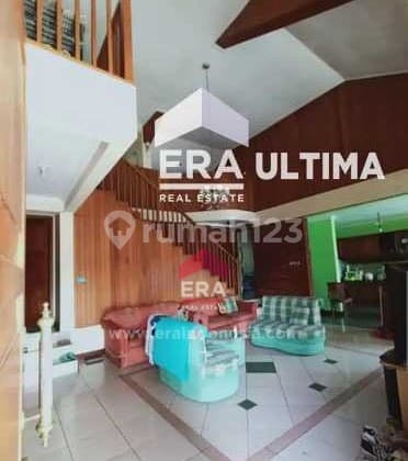 Rumah Luas Terawat Lingkungan Sejuk di Dago