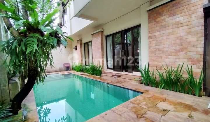 Rumah Mewah Terletak di Lokasi Premium Menteng Bintaro