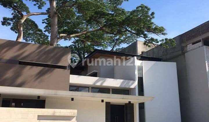 Rumah Mewah Dengan Kolam Renang Di Emerald Cove Gading Serpong