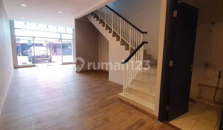 Strategic 3-Storey Shophouse, Facing the Road, Located in Kebayoran Square Bintaro Jaya