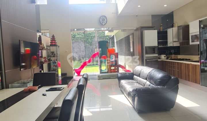 Rumah Mewah Semi Furnish, Siap Huni di Setrawangi, Sayap Setrasari Bandung – Lokasi Strategis