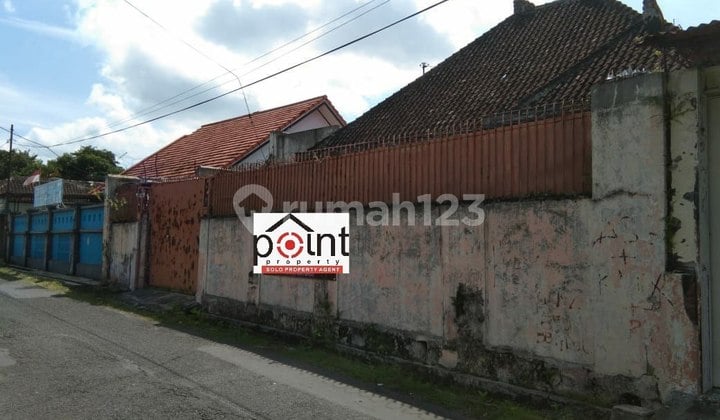 Rumah Lama Hitung Tanah di Tengah Kota Solo