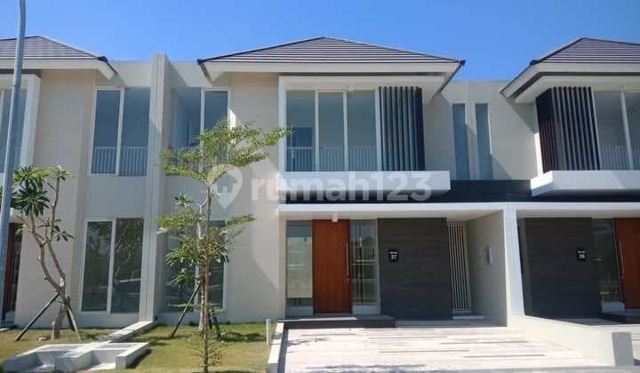 Rumah Minimalis North West Park Depan Danau