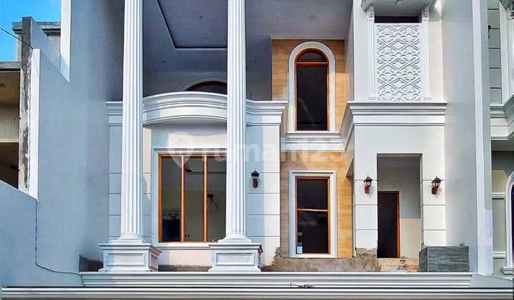 Modern minimalis classic house kebagusan