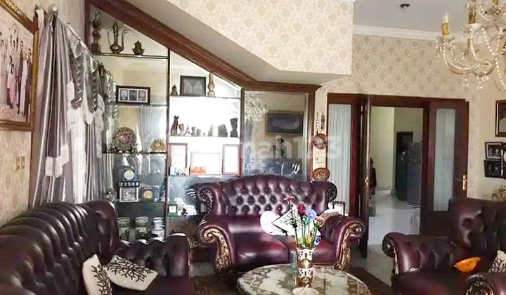 Dijual Rumah Strategis Daerah Kebayoran Baru Cocok untuk Kost/Kantor