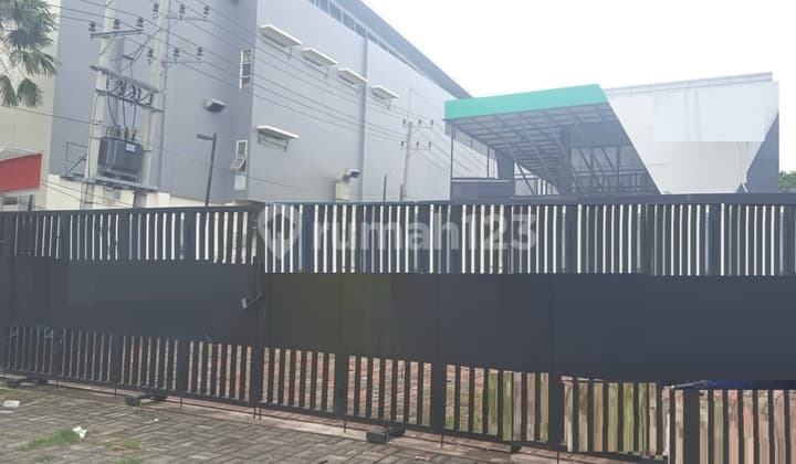 Rumah Usaha/Resto Disewakan di Raya Menganti Babatan, Surabaya