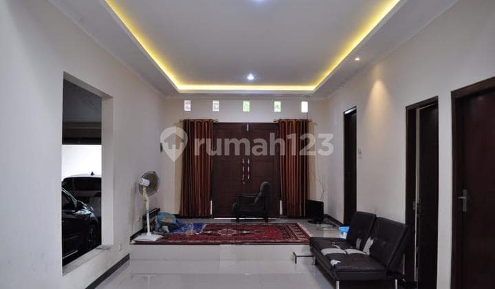 Rumah Lux minimalis 2lt nego BU! termurah dekat hotel dan jalan besar area panjang jiwo tenggilis Jemursari surabaya
