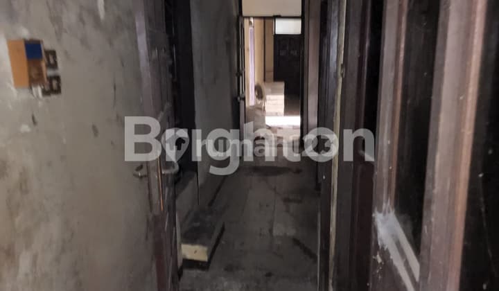 Di jual rumah siap huni bangunan tua bentuk hook