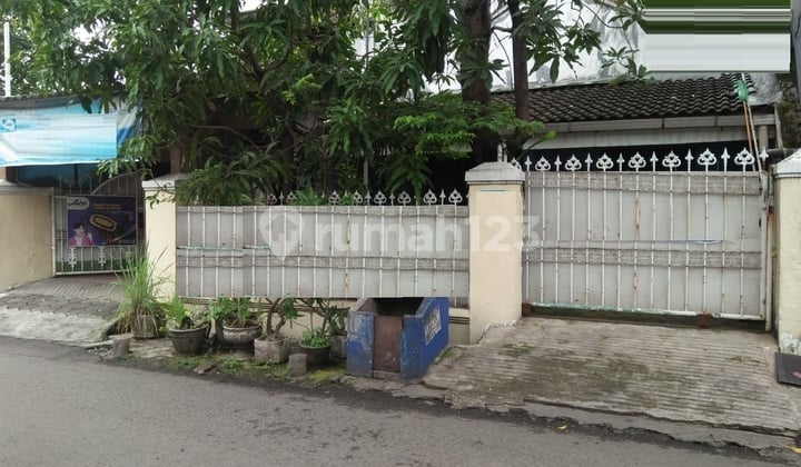 House for Sale on Simorejo Street, Surabaya