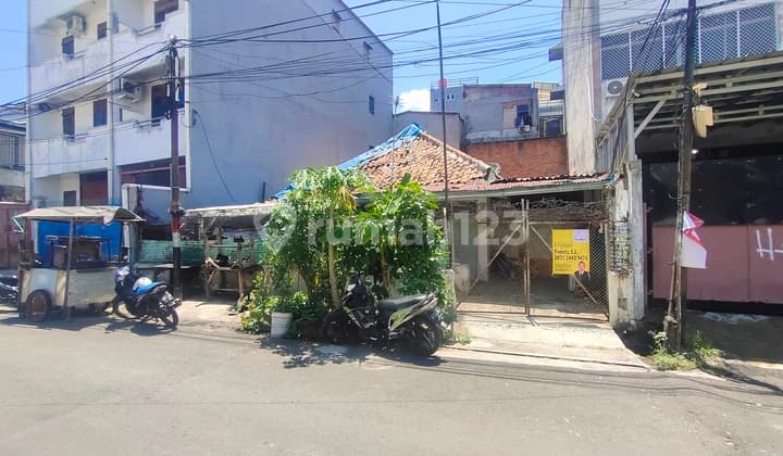 Rumah Tua Krekot Sawah Besar Akses Lebar!