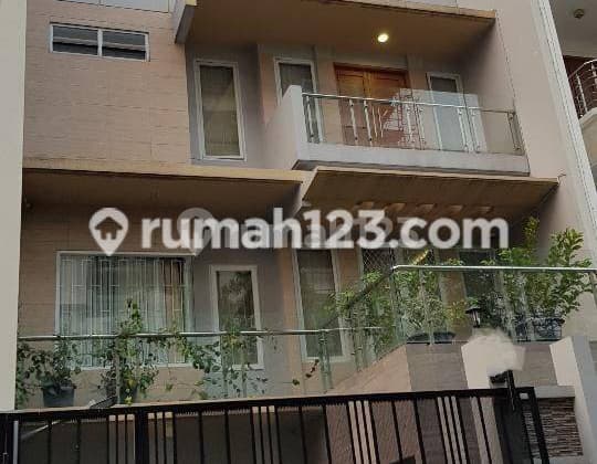 Rumah Permata Buana Minimalis 3,5 Lantai Hadap Selatan