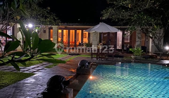 Jual cepat rumah bergaya resort bali cantik dan elegan di kemang barat