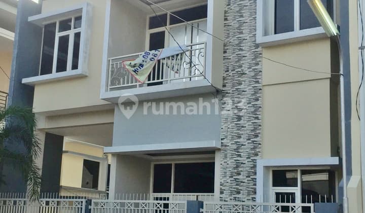 Strategic House on Halmahera Street