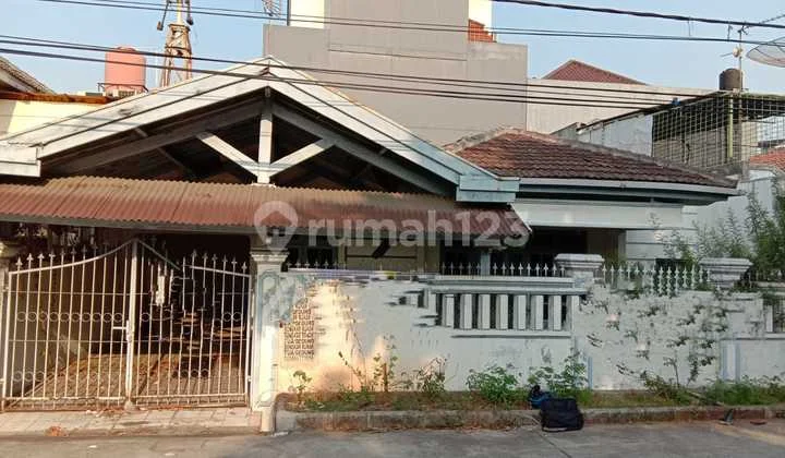 Di Jual Cepat Rumah Hitung Harga Tanah di Sunter, Jalan Lebar 3 Mobil. Di Jual Cepat Rumah Hitung Harga Tanah di Sunter, Jalan Lebar 3 Mobil.