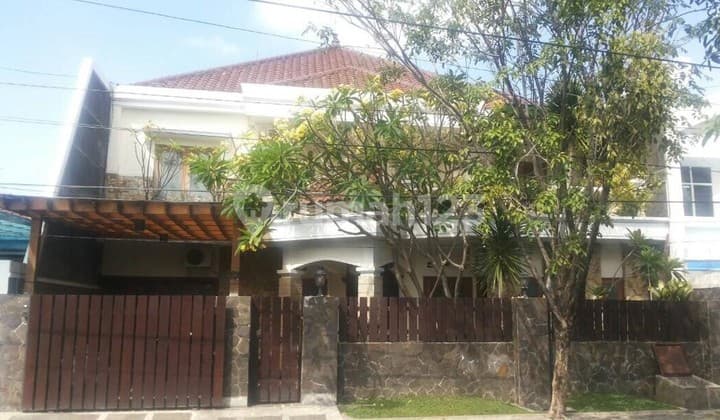 Rumah di Semolowaru Selatan, Full Furnished, ada Taman belakang luas, Siap Huni