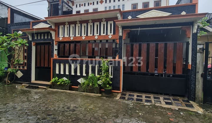 Ethnic teak wood house near the Klodran Colomadu Solo toll gate exit.