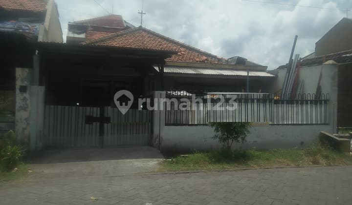 House for Sale in Dukuh Kupang, Surabaya