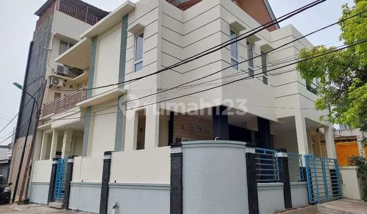 Rumah Hoek 2 Lantai Di Kelapa Gading Timur Jakarta Utara