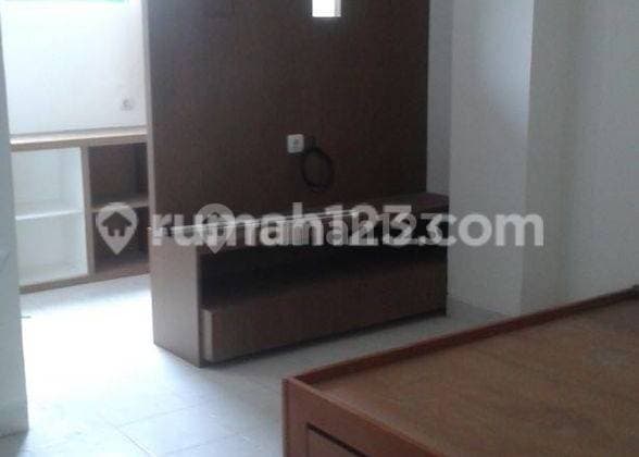 For sale 5-story boarding house in Mangga Besar, guaranteed profit.