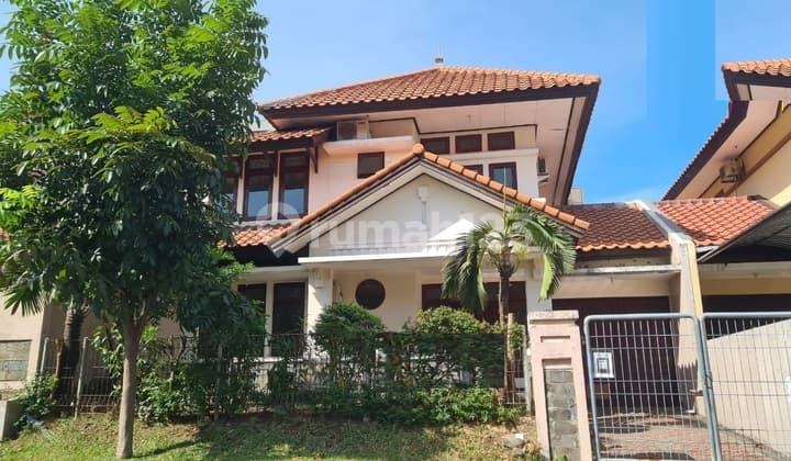 Rumah Disewakan di Graha Family, Surabaya