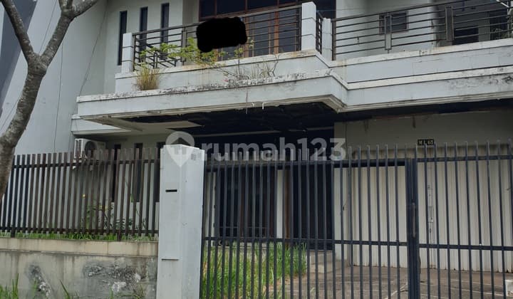 Rumah Lokasi Premium di Taman Kebon Jeruk Intercon Jakarta Barat