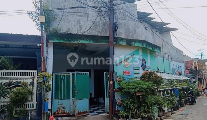 For Sale 2-Story Building House on Jl. Simohilir, Surabaya