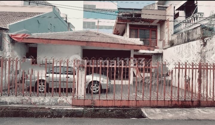 Rumah tua belum di renovasi