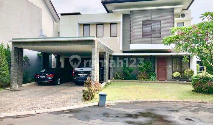 House with Private Pool Exclusive in Virginia Lagoon BSD City