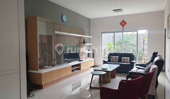 Rumah Cantik Full Furnished di Setiabudi Regency