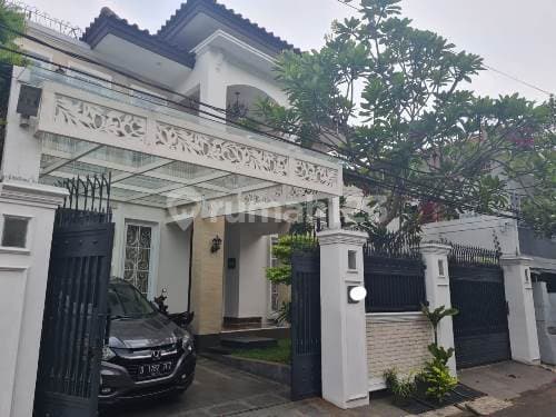 Rumah Modern dan Indah di Cipete Selatan Kebayoran Baru